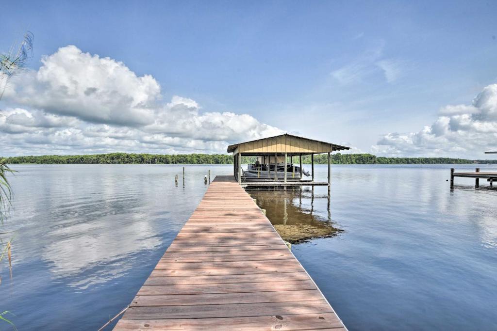 Welaka House | Waterfront Welaka Escape with Private Docks!
