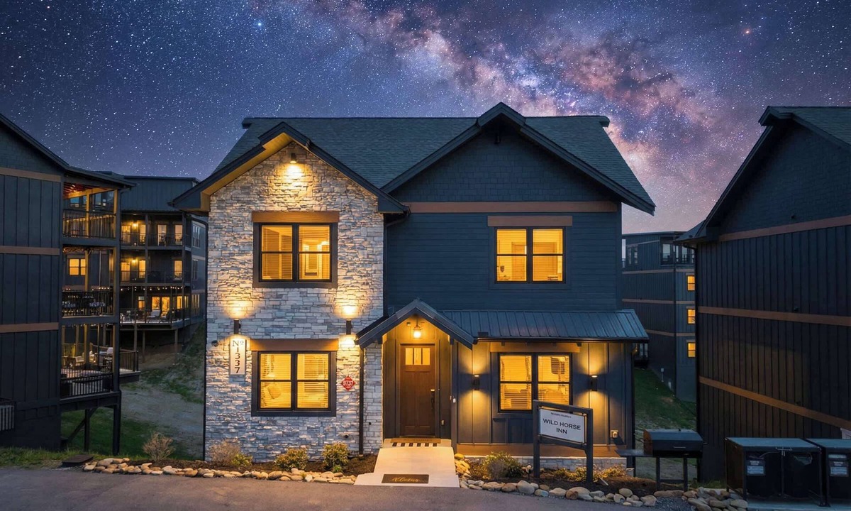 Sevierville Ski Chalet | Waterpark Included | Indoor Pool | Hot Tub | Patio
