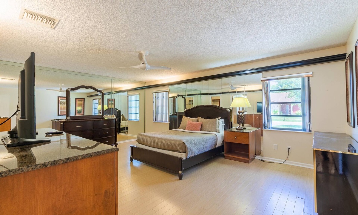Lauderhill House | Waters Edge Manor | Lake View + Pool!
