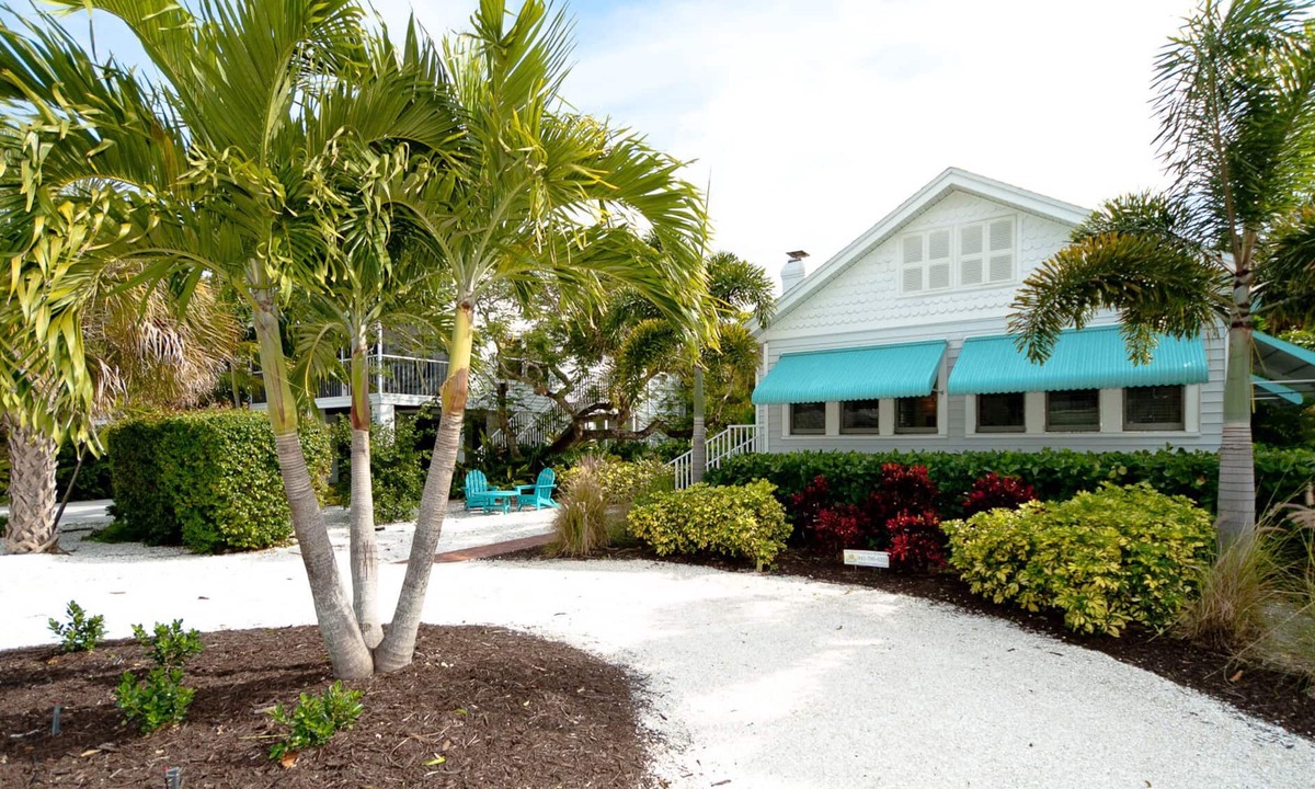 Anna Maria Cottage | Welcome to Beach Basket – Your Seaside Retreat!"