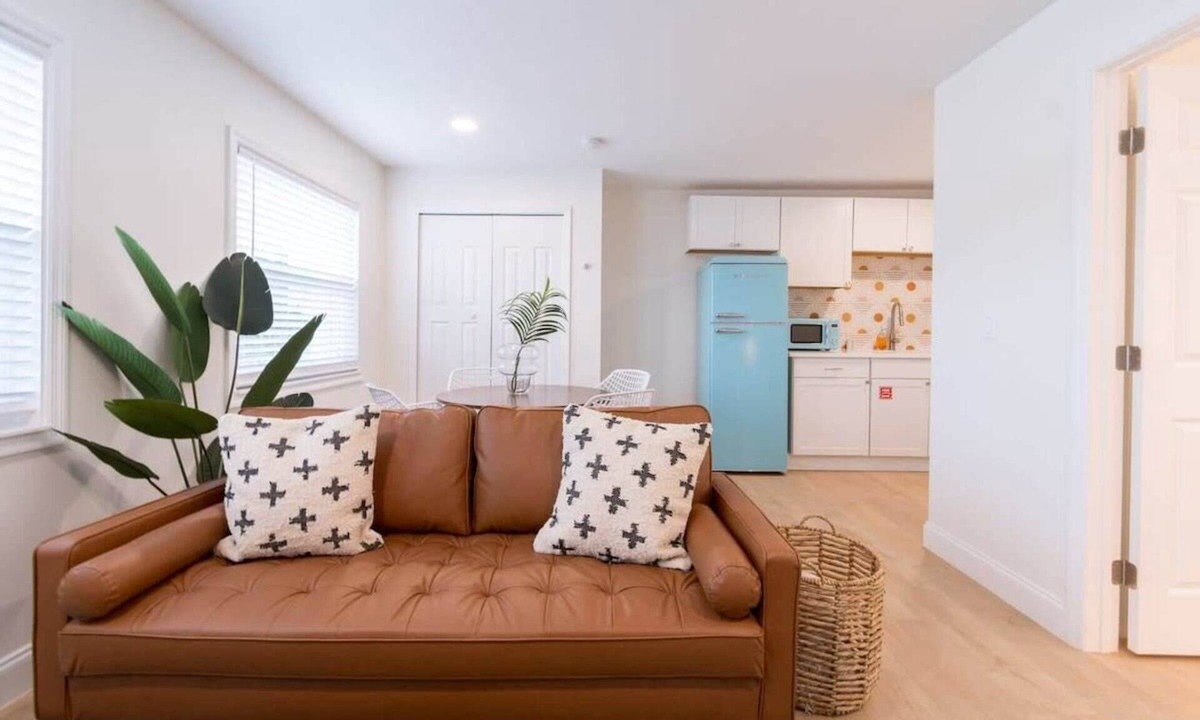Cocoa Beach Condo | Welcome to The Juni-The Streets
