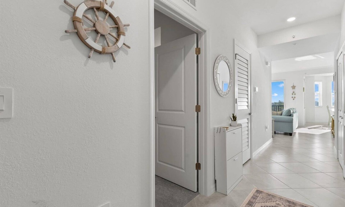 Venice Apartment | Wellen Park G&CC - 2/2 unit on 3rd floor