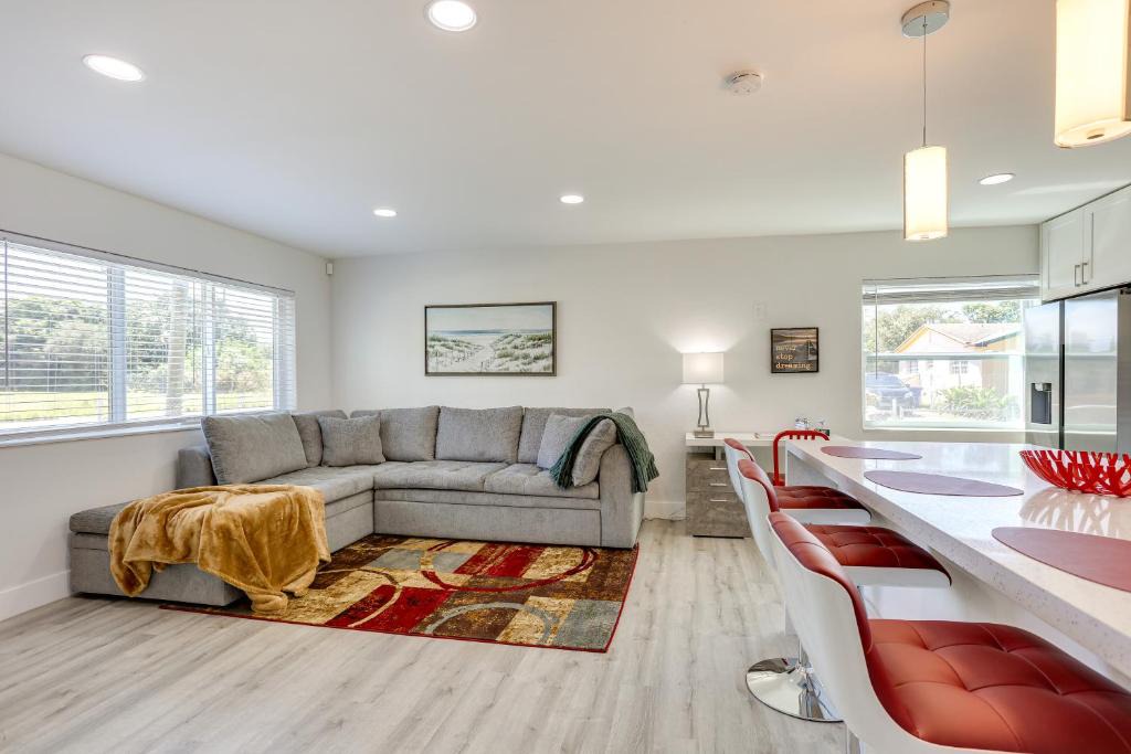 Riviera Beach House | West Palm Beach Vacation Rental about 2 Mi to Beach!