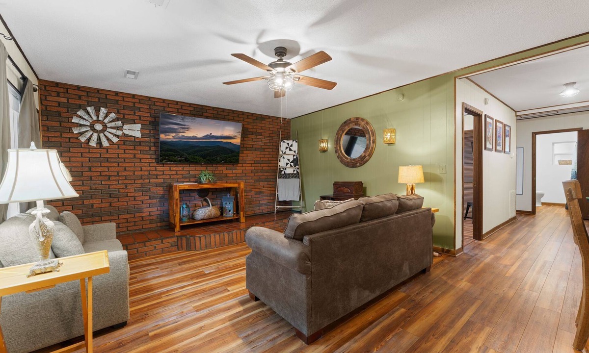 Wears Valley Apartment | Whispering Pines | 3 Bedroom Suite | Pet Friendly!