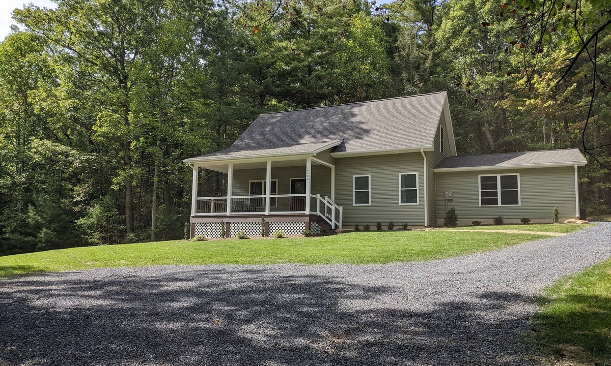 Singers Glen House | Whispering Pines mountain home