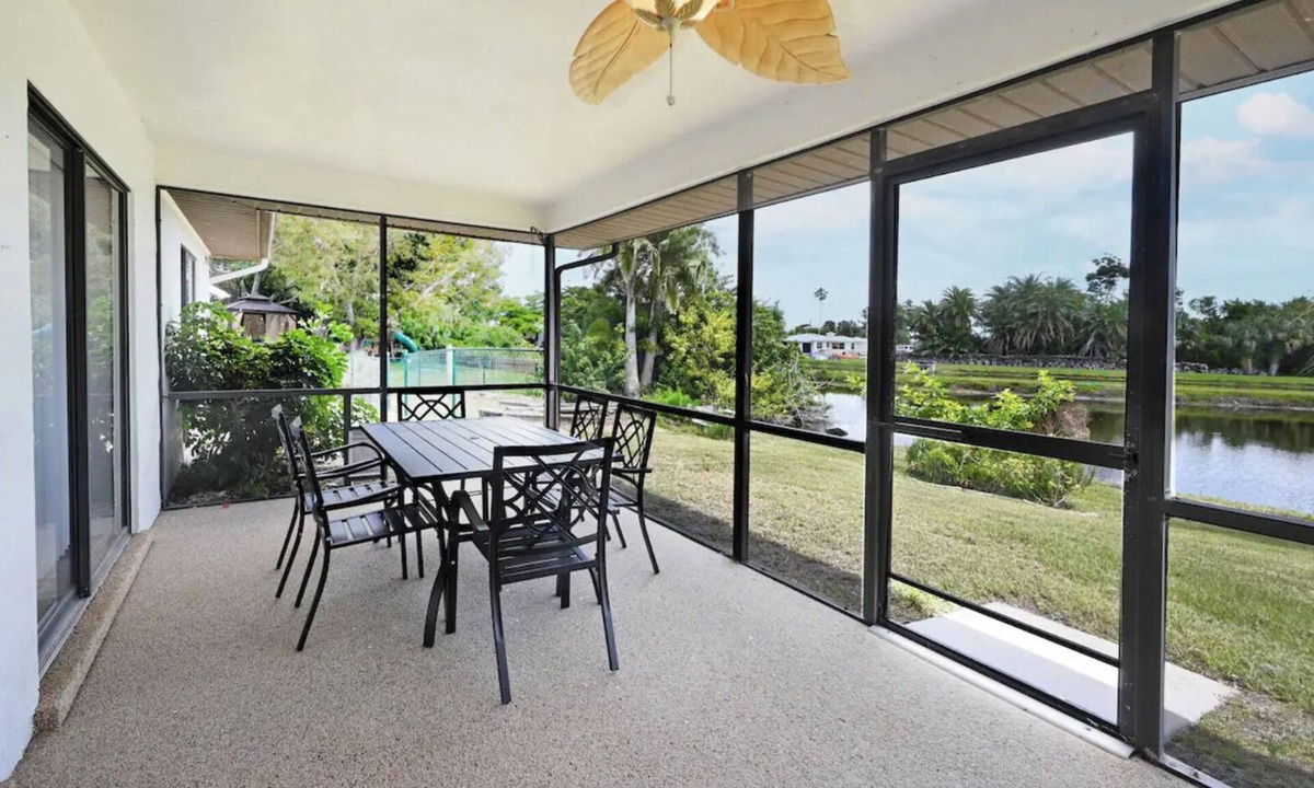 Riverbend Country Club House | White house: 3BR Oasis in North Fort Myers