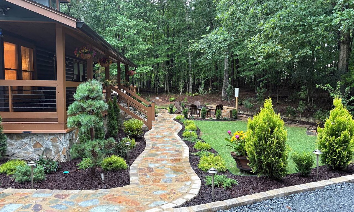 Epworth House | Wild Ford Cabin with movie room, game room, hot tub, walking trails