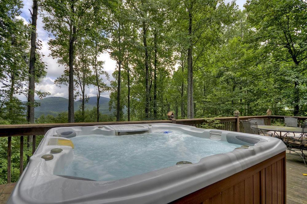 Walnut Mountain House | Wind Rush