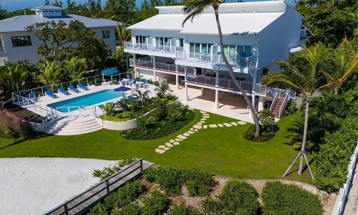 Islamorada House | Windy Cove 1: 3-bedroom condo in Islamorada with pool access and stunning views.