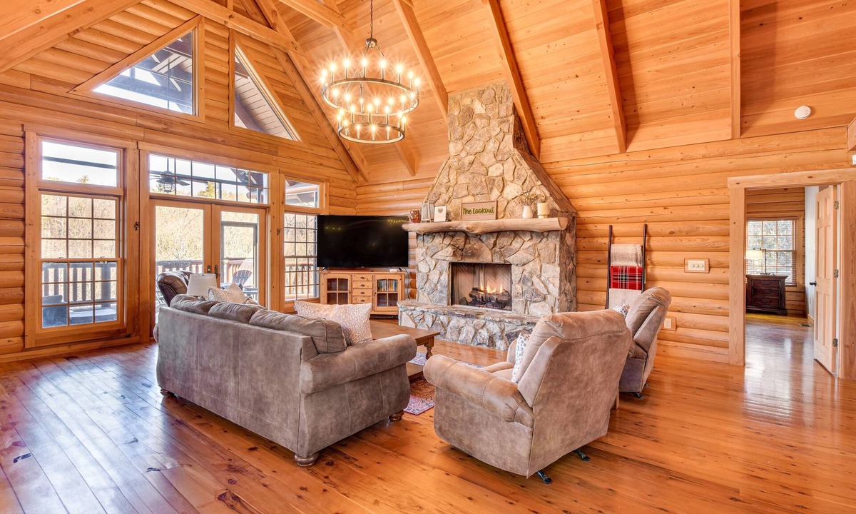 Sapphire Cabin | Wooded Cabin: Mtn Views, Hot Tub & 2 Decks!