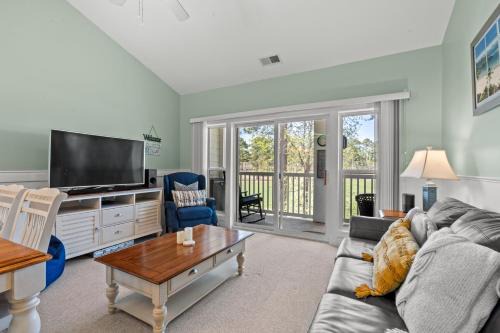 Conway House | Word Tour Golf Resort , 2 BR Villa with Pool Access Near Broadway at the Beach