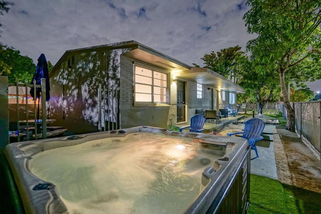 Allapattah House | Wynwood Bungalow Hottub & Pking