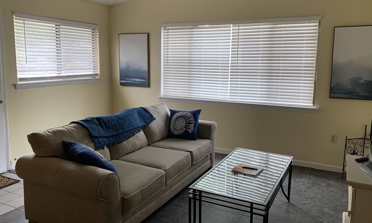 Rockledge Apartment | Zen Garden** Private 1 bedroom duplex apartment near Cocoa Beach