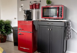 #1 Tiny Studio, Newly Furnished, with Good Parking