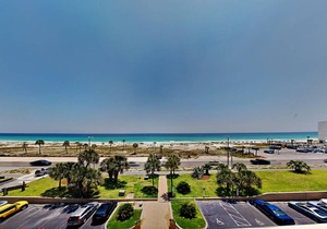 107 m² Condo ∙ 2 bedrooms ∙ 6 guests