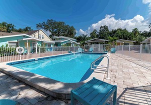 1B Newly Renovated Studio at Coastal Cottages