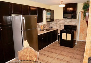 2/1 Hollywood Vacation Cottage