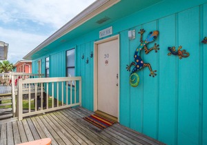 2 Bedroom, Across the street from the beach! & Pup-Friendly!