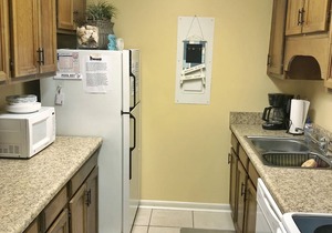 2 Bedroom Condo 2 Blocks from Beach