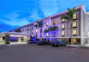 2-Star Hotel ∙ Comfort Inn & Suites St Pete - Clearwater International Airport