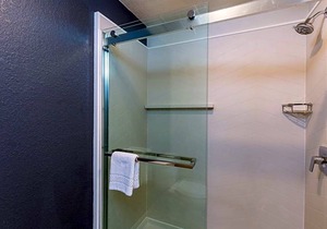 2-Star Hotel ∙ Fairfield Inn and Suites by Marriott Tampa North