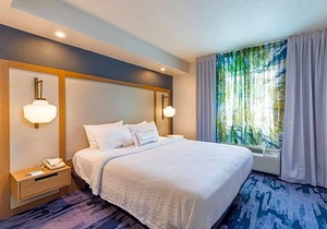 2-Star Hotel ∙ Fairfield Inn and Suites by Marriott Tampa North