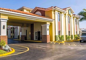 2-Star Hotel ∙ Quality Inn Airport - Cruise Port