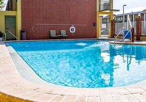 2-Star Hotel ∙ Quality Inn Airport - Cruise Port