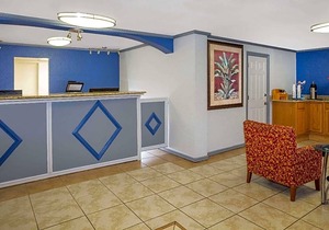 2-Star Hotel ∙ Travelodge by Wyndham Fort Myers North