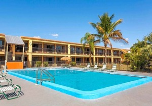 2-Star Hotel ∙ Travelodge by Wyndham Fort Myers North