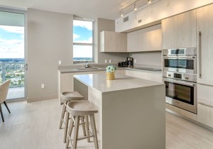 2019 New HydeHouse SW 3BR CORNER SUITE