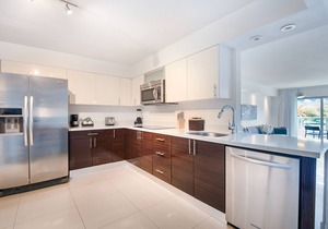 2Bedroom-2Bathroom City View Steps Away from Bal Harbour Beach