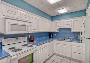 3 Bd/Ba Standard Shoreline, Steps to Beach & Pool! Sleeps 8! First Floor Condo