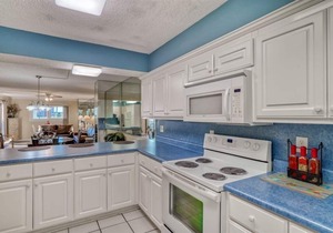 3 Bd/Ba Standard Shoreline, Steps to Beach & Pool! Sleeps 8! First Floor Condo