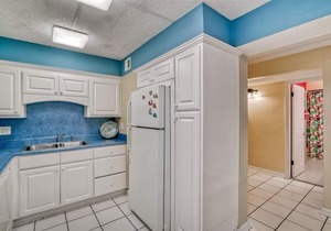 3 Bd/Ba Standard Shoreline, Steps to Beach & Pool! Sleeps 8! First Floor Condo