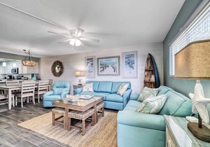 3 Bedroom Luxury Shoreline, Spacious Oceanfront Condo with Scenic View