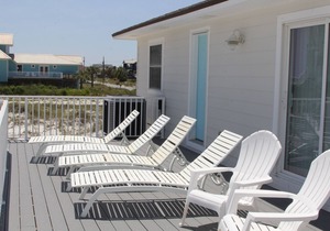 3-bedroom vacation home steps to Pensacola Beach Beaches