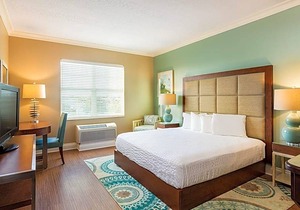 3-Star Hotel ∙ The Waterfront Inn