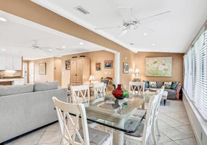 3214 Fairway Oaks