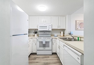 3323 Ocean View 3rd Floor NE