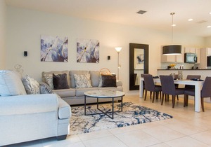 3BR Townhouse w/Pool & New Hot Tub - Near Disney!