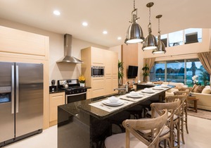 4 B/R Villa, Free Parking & Free Wi-Fi, Near Disney Family Friendly