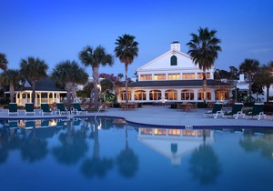 4 Relaxing Units with Free Parking, Pool! Near Three Sister Springs