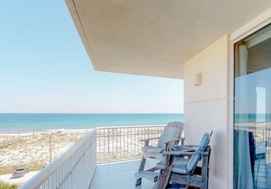 4th floor corner condo overlooking the Gulf of Mexico w/shared pool