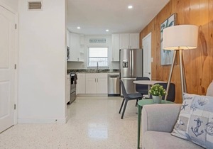 5A Newly Renovated 1/1 at Coastal Cottages