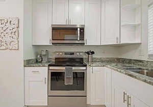 5A Newly Renovated 1/1 at Coastal Cottages
