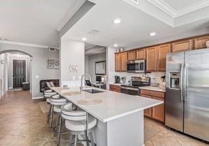 627 Bonita National Condo
