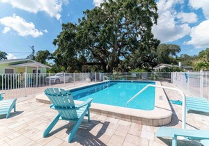 6B Newly Renovated Studio at Coastal Cottages!