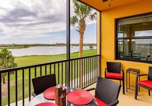 833 Bonita National Condo