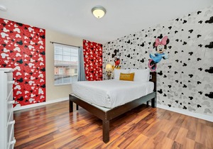 8927 Bismarck Palm Road
